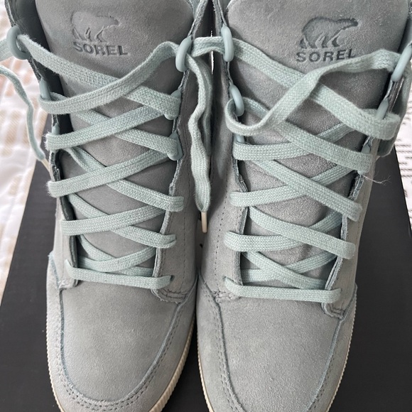 Sorel Gray High-Top Sneakers with Tan Soles - Picture 4 of 6